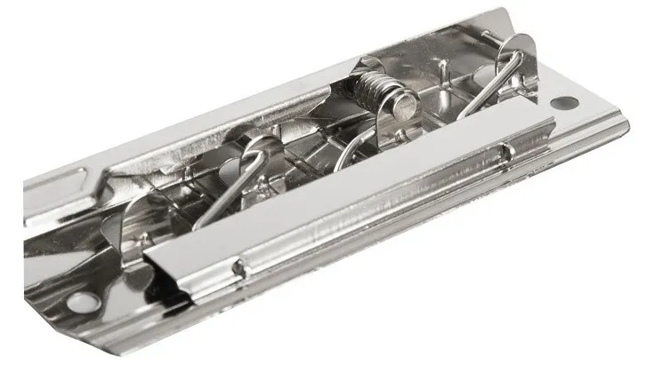 Paquete de 10 piezas de sujeta documentos de presión metálico con palanca abatible y pisa papeles, incluye remaches para colocación. Diseño de 10 cm de largo, acabado níquel con patrón checkered finish, ideal para organización y sujeción firme de documentos. Paquete de 10 piezas de sujeta documentos de presión metálico con palanca abatible y pisa papeles, incluye remaches para colocación. Diseño de 10 cm de largo, acabado níquel con patrón checkered finish, ideal para organización y sujeción firme de documentos.